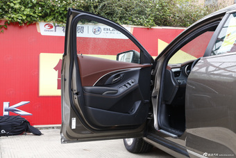 2014款君越2.0T SIDI自动精英技术型