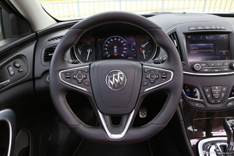 2014款君威2.0L自动精英时尚型