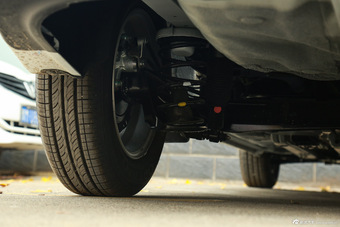 2015款起亚K2 1.4L自动GLS三厢