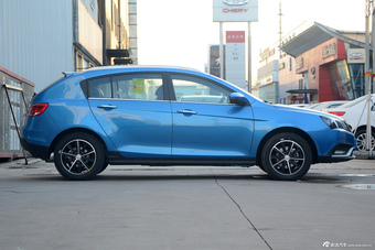 2016款吉利帝豪1.5L手动RS两厢向上版