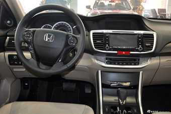 2014款雅阁2.0EXN豪华导航版 探戈红