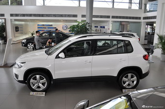 2013款途观1.8TSI自动舒适版两驱 极光白