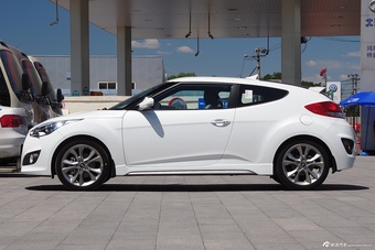 2015款现代飞思 1.6T自动尊享版