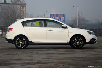 2016款吉利帝豪1.5L自动RS两厢向上版