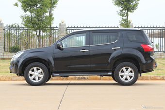 2015款五十铃mu-X 3.0T自动四驱探索型