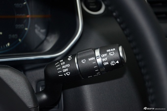 2016款揽胜运动版3.0自动SDV6 HSE Dynamic