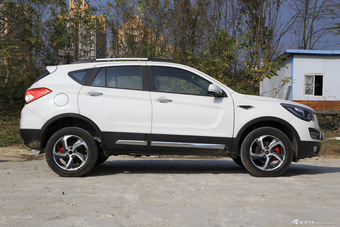 2015款海马S5 1.5T手动运动智尊型