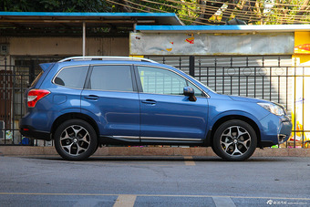 2015款森林人2.0L自动特装纪念版