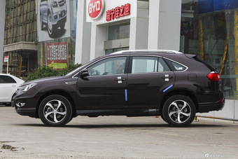 2015款比亚迪S7升级版2.0T自动尊贵型