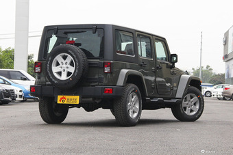 2015款牧马人2.8TD自动四门舒享版Sahara