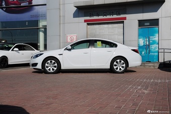 2015款君威2.0L自动领先时尚型