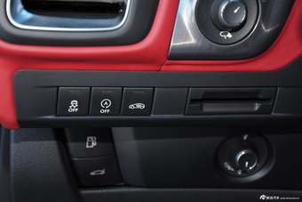 2015款DS 5 1.8T自动尊享版THP200