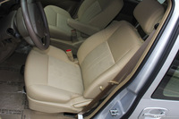 2014款GL8商务车2.4L自动经典版