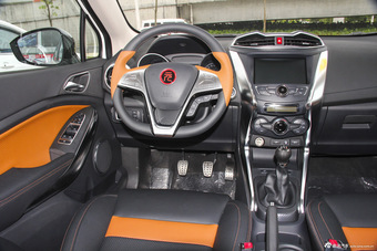 2016款比亚迪元1.5L手动尊荣型