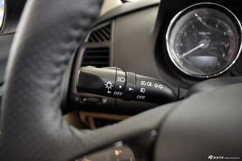 2013款奔腾B50 1.6L自动豪华版