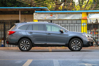 2015款傲虎 2.5i 运动导航版