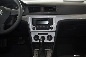 2013款朗逸1.6L自动风尚版 锐意红