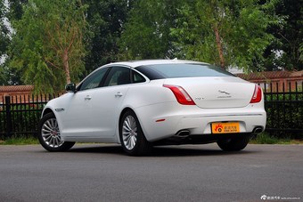 2015款捷豹XJL2.0T两驱典雅商务80周年典藏版