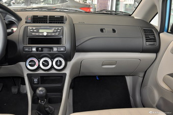 2014款理念1.3L手动舒适型 巴黎蓝