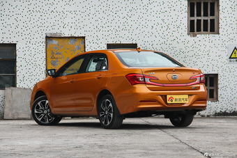 2015款比亚迪秦1.5T自动双冠旗舰Plus版