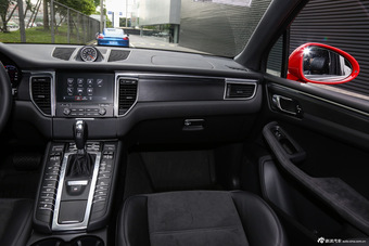 2017款Macan GTS 3.0T自动