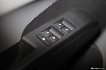 2014款爱唯欧三厢1.4L手动舒享版