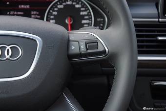 2015款奥迪A6L 35FSIquattro舒适型