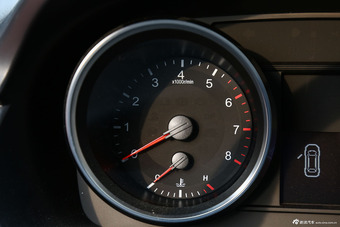 2015款哈弗H6运动版1.5T自动两驱豪华型