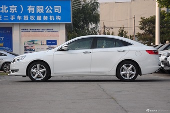 2016款奔腾B70 2.0L自动尊享型