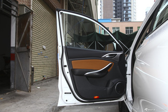 2016款比亚迪宋1.5TI手动尊贵型