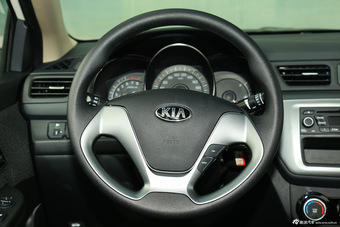 2015款起亚K2 1.4L自动GLS三厢