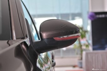 2013款东风标致301 1.6L自动豪华版