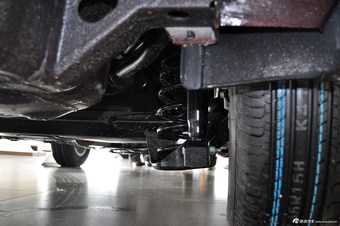 2013款朗逸1.6L自动风尚版 锐意红