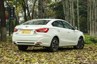 2015款海马福美来1.6L手动悦尚型