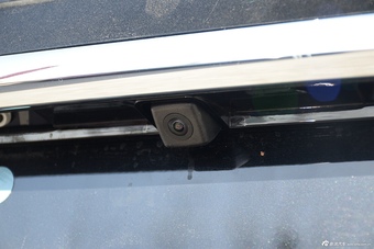 2016款奔腾B90 1.8T自动尊贵型十周年纪念版