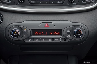 2015款索兰托L 2.4L自动汽油4WD定制版 7座 国V