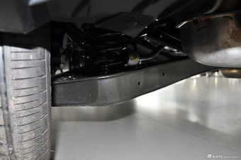 2013款途观1.8TSI自动舒适版两驱 极光白