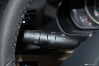 2013款中华H330 1.5L自动舒适型