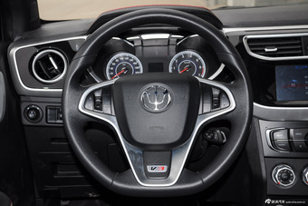 2015款中华V3 1.5T手动都市型