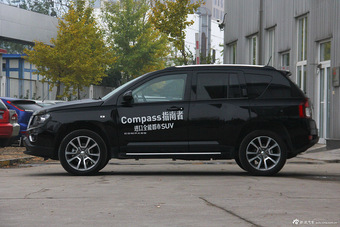 2014款指南者改款2.4L四驱豪华导航版