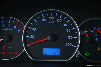 2014款五菱宏光S 1.5L 手动标准型