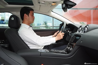 2015款捷豹XJL2.0T两驱典雅商务80周年典藏版