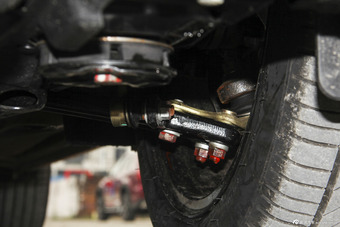 2015款比亚迪秦1.5T自动双冠旗舰Plus版