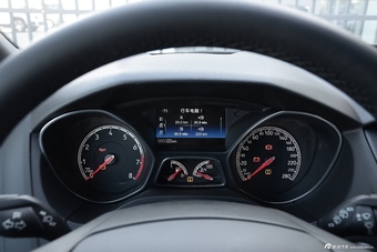 2015款福克斯ST 2.0T手动标准版