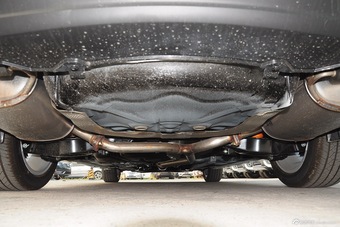 2016款奔腾B70 2.0L自动尊享型