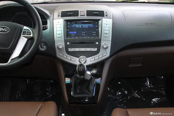 2014款比亚迪S6 2.0L手动豪华型