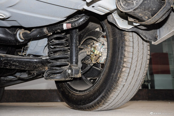 2014款中华V5 1.5T手动两驱运动型