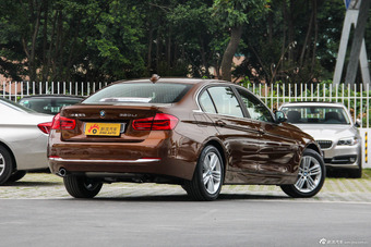 2016款宝马3系 2.0T自动320Li时尚型