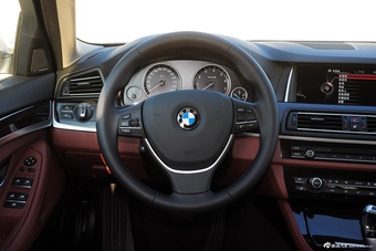 2014款宝马5系528Li 2.0T自动领先型图片
