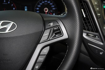 2015款现代飞思 1.6T自动尊享版